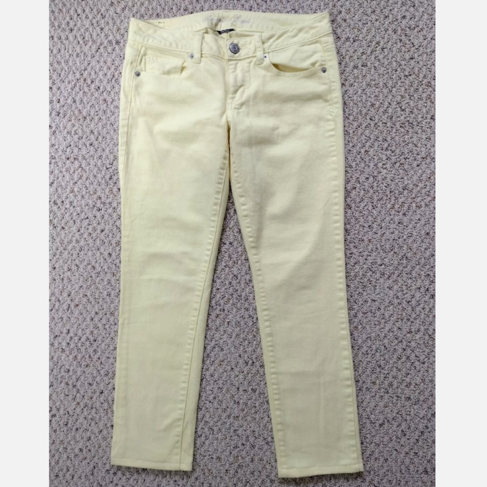 American Eagle Outfitters Stretch Skinny Jeans in YellowWomen's Size 4 Regula